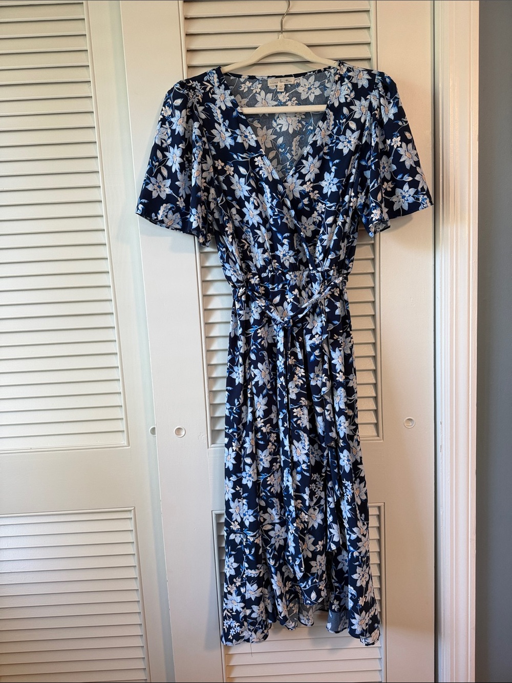 nine britton Navy Blue Floral Wrap Midi Dress
